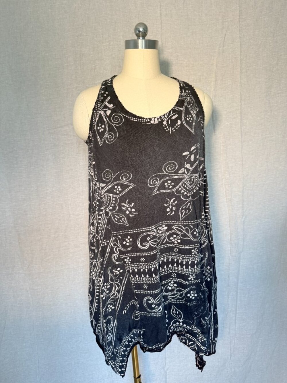 Magnolia Pearl Black Bandana Paz Print Tank Top | One Size